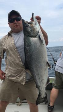 Lake Ontario charter boat fishing for king salmon